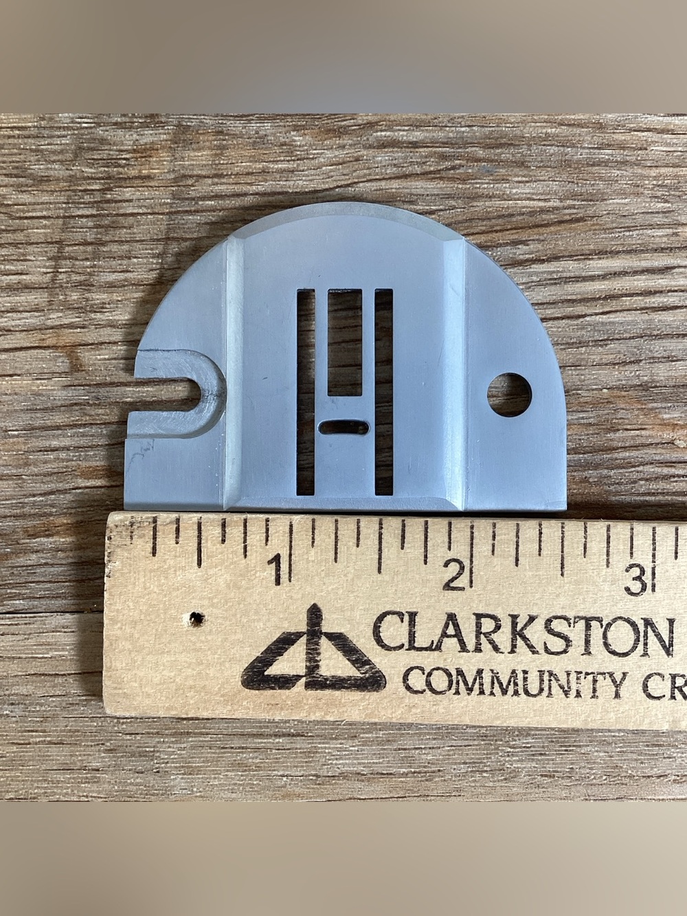 Singer 457 Stylist Replacement Needle Plate Good Condition - Picture 4 of 7